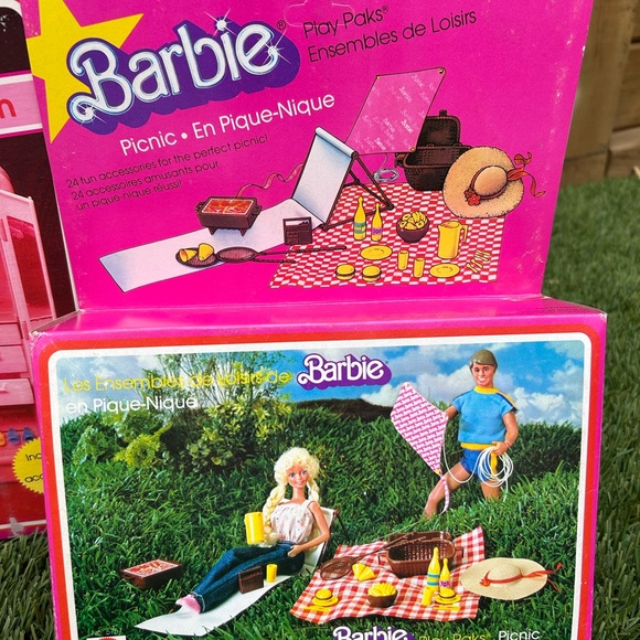 VINTAGE UNOPENED BARBIE play sets circa 1978 and 1982 - Picture 5 of 13
